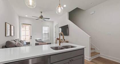 New River Ranch Retreat | King | Dining & Shopping