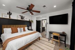 Fer et planche à repasser, accès à Internet, literie fournie