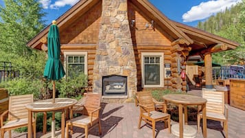 Studio (2 Bedrooms) | Exterior