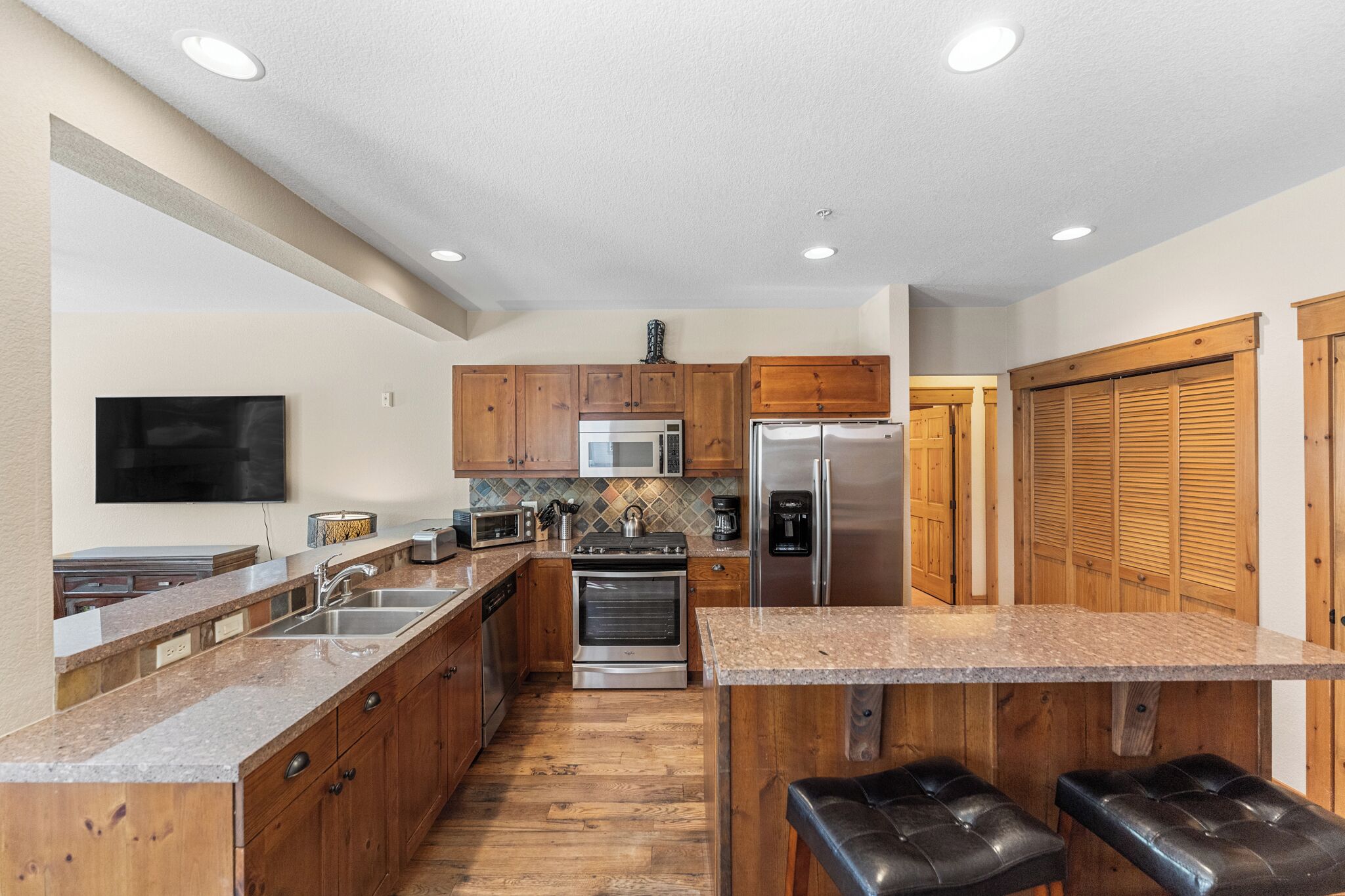 Studio (2 Bedrooms) | Exterior
