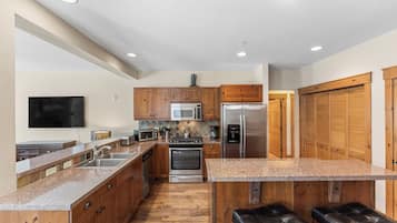 Studio (2 Bedrooms) | Exterior