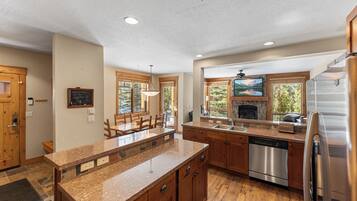 Studio (2 Bedrooms) | Exterior