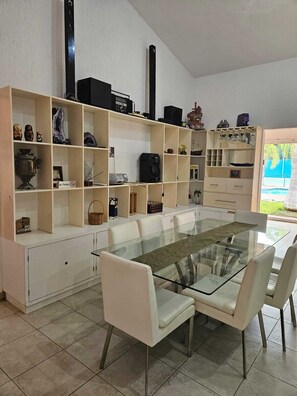 Dining - Gorgeous 7-bedroom villa with AC in vibrant Cancún (Cancún)