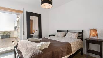 Fer et planche Ă repasser, Wi-Fi, draps fournis