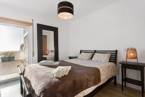 Fer et planche à repasser, Wi-Fi, draps fournis