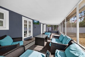 Terrace/patio - 3-Bedroom Home Across from Busch Gardens (tampa)
