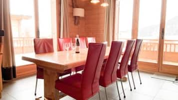Chalet | Dining