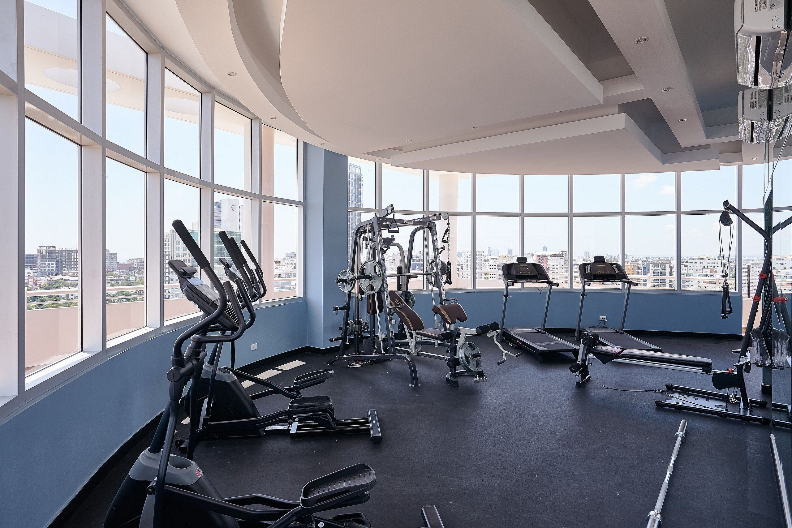 Luxury Apartment, City View | Fitness facility