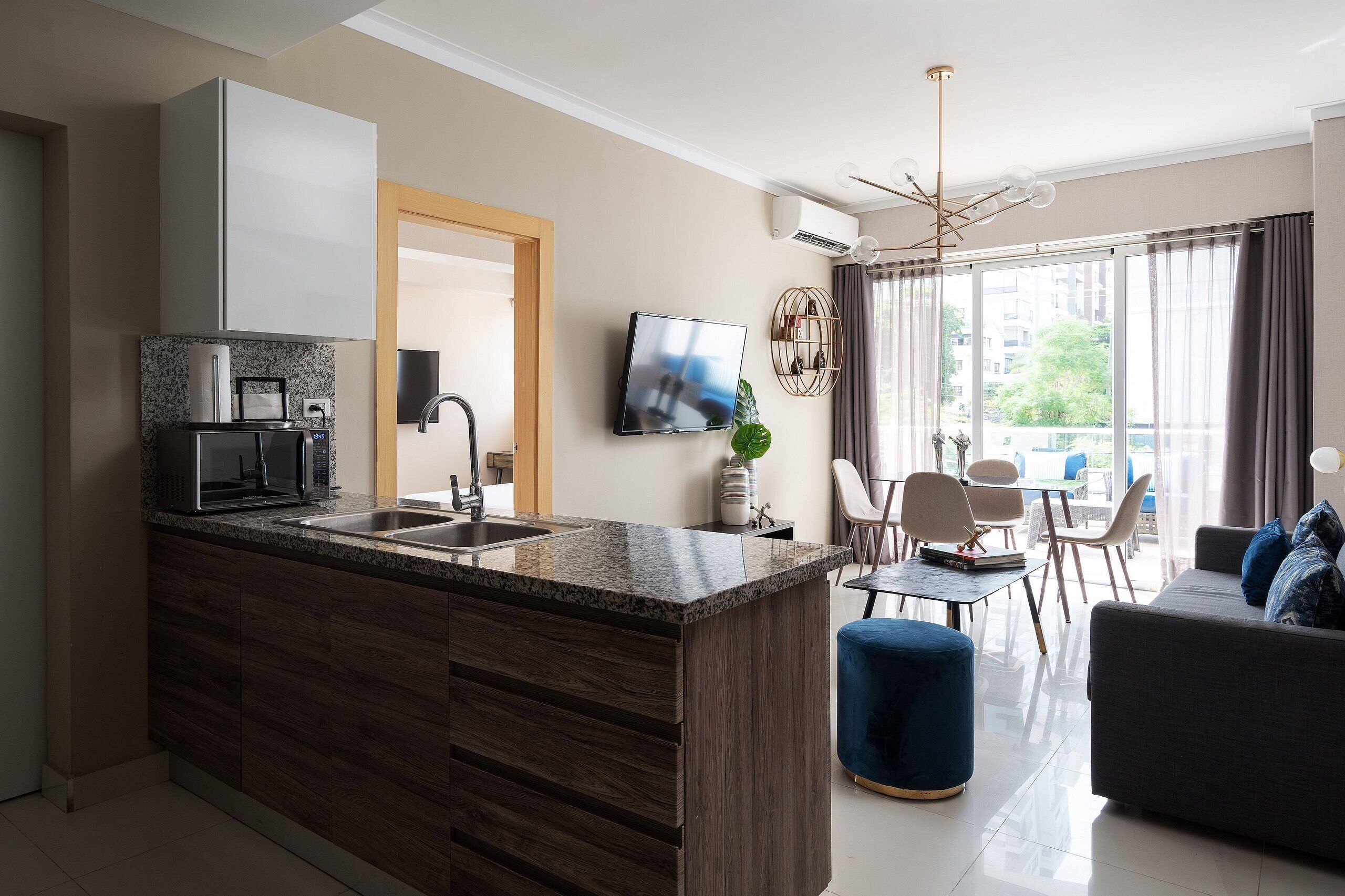 Luxury Apartment, City View | Interior