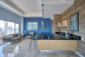 Apartamento de lujo, vistas a la ciudad | Interior