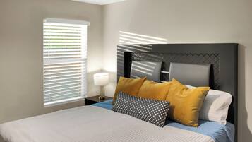 Iron/ironing board, WiFi, bed sheets