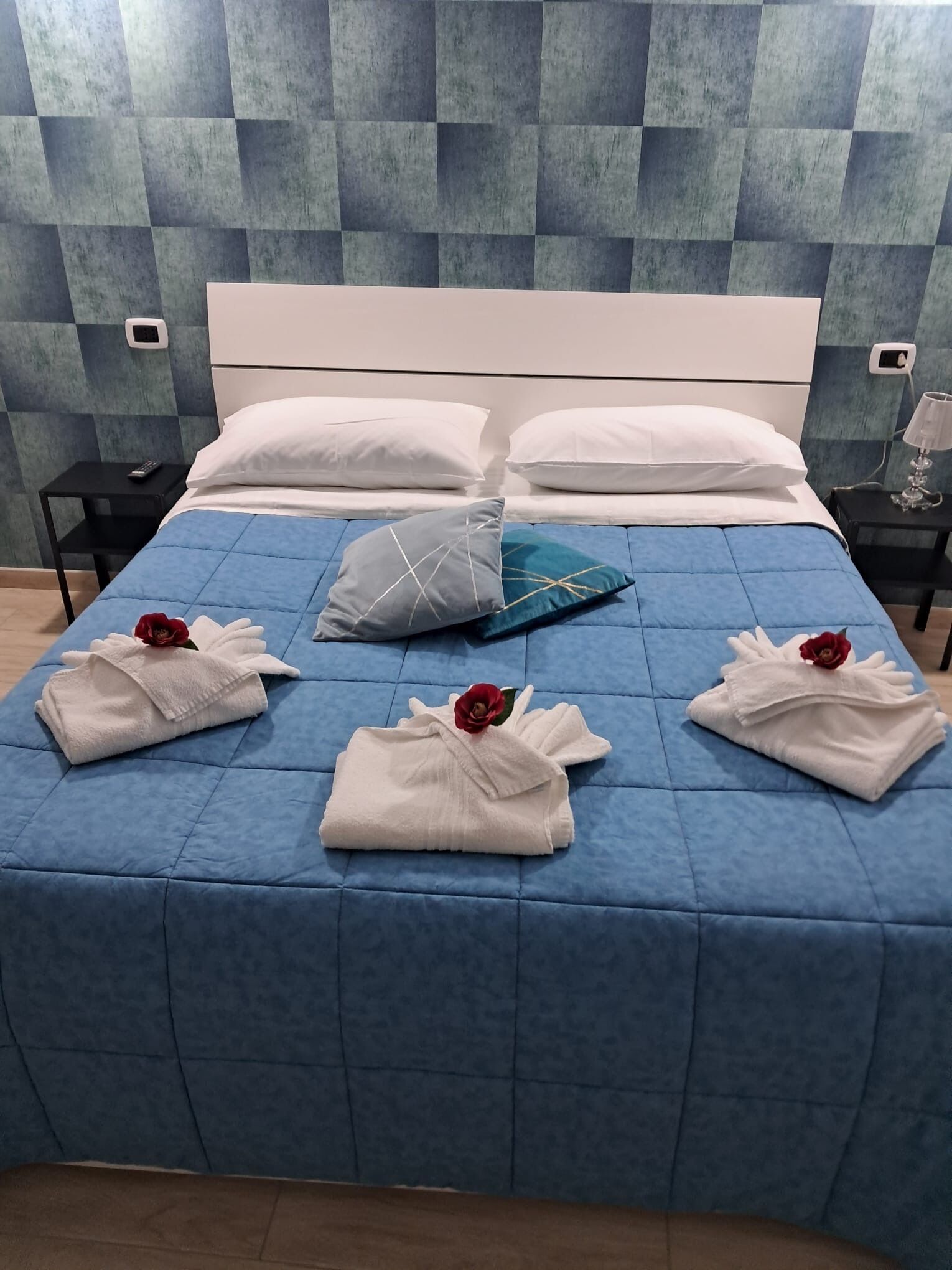 Schreibtisch, Bügeleisen/Bügelbrett, kostenloses WLAN, Bettwäsche