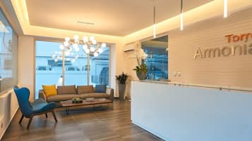 Luxury Apartment | Lobby