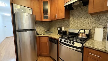 Frigorífic, microones, forn i placa de cuina