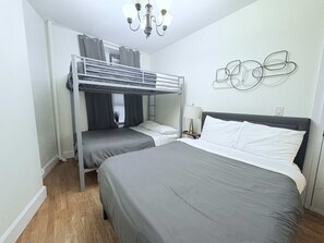 2 bedrooms, iron/ironing board, free WiFi, bed sheets - Large 2BR Midtown Apartment Walk to Times Square (New York)