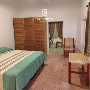 2 bedrooms, in-room safe, desk, iron/ironing board - La Casita de Regina, Beautiful typical Centro house, your Home. (Oaxaca de Juárez)