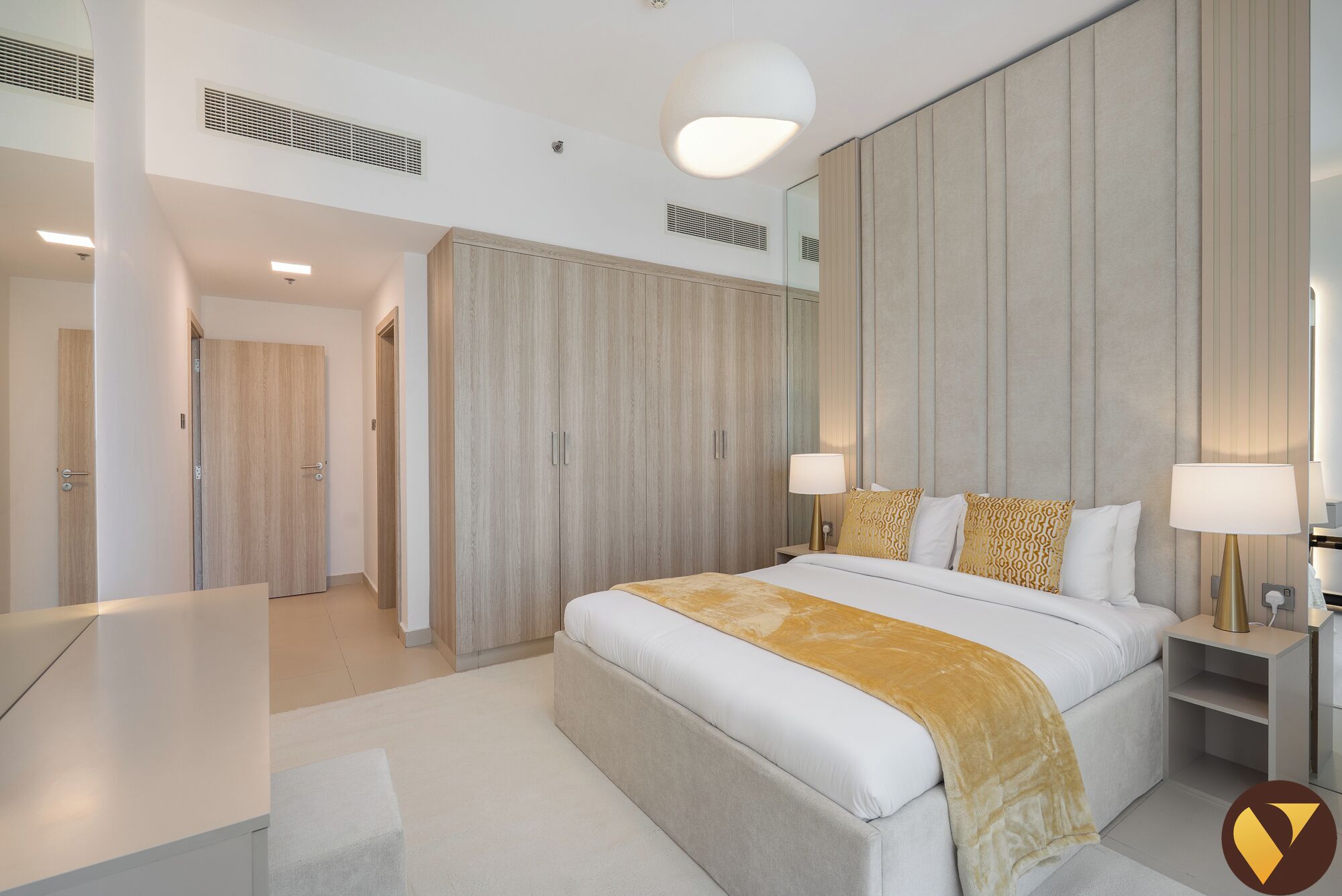 Apartamento de lujo, balcón, vistas a la ciudad | Sábanas de algodón egipcio, ropa de cama de alta calidad, caja fuerte