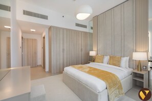 Appartement Luxe, balcon, vue ville | Draps en coton égyptien, literie de qualité supérieure