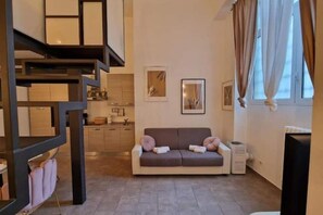 Living area - Quiet Design Loft near Bocconi (Milano)