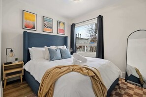 3 bedrooms, iron/ironing board, WiFi, bed sheets