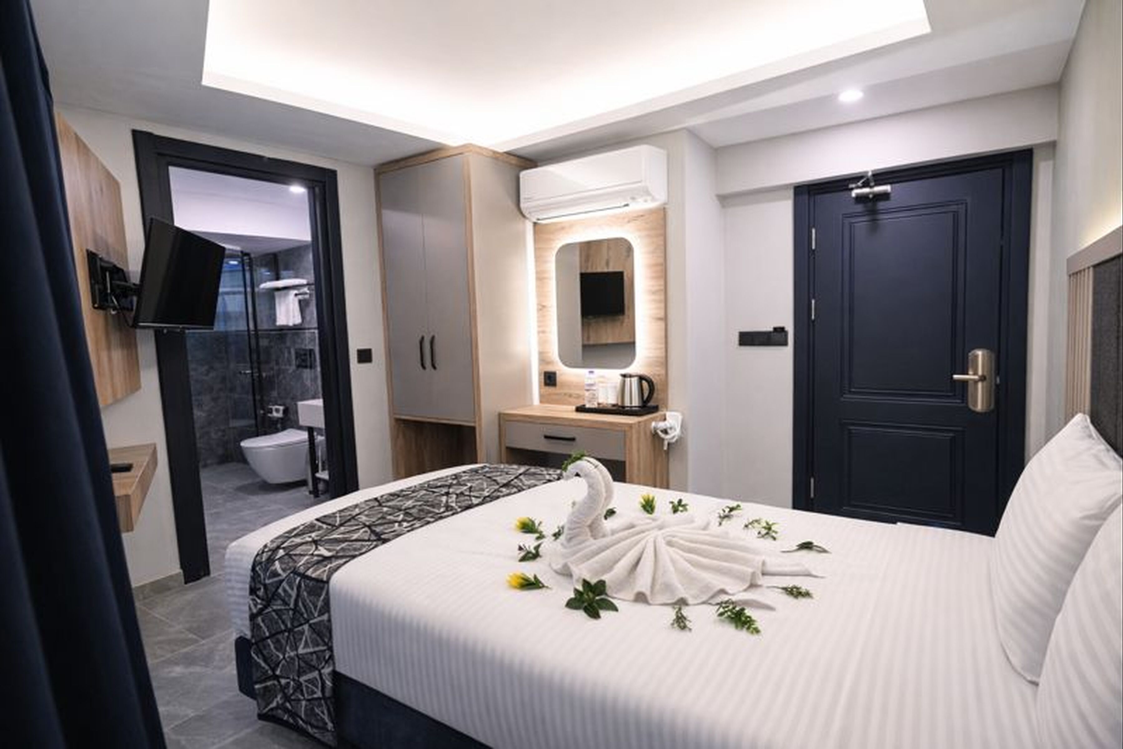 Economy Single Room | Desk, laptop workspace, free WiFi