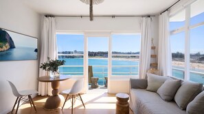 TV - Bondi Waterfront Pad (North Bondi)