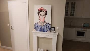 Deluxe appartement, uitzicht op de stad | Een strijkplank/strijkijzer, gratis wifi