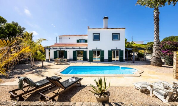 Indoor pool, outdoor pool - Holiday Home in Serene Algarve Nature (Aljezur)