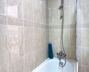 Apartment | Bathroom - Apartment in Nerja With Stunning Sea Views (Nerja)