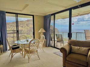 TV, offices - Marbella Lane -  Beachfront  Haven w/ MT Views! (Waianae)