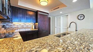 Fridge, microwave, stovetop, dishwasher - Marbella Lane- Prime Watermark Ocean & City View (Honolulu)