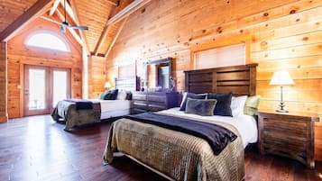 4 slaapkamers, een kluis op de kamer, een bureau