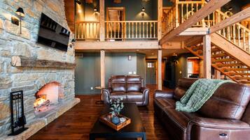 Televisor intel·ligent, llar de foc i futbolí