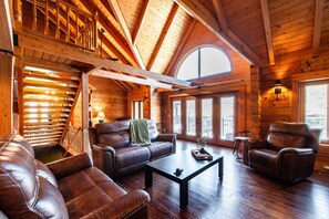 TV connectée, cheminée, baby-foot