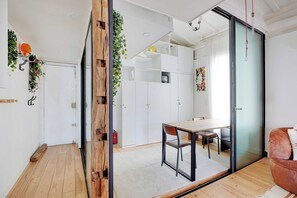 Apartment | Interior - Spacious Apartment 2br/4p - Republique (Paris)