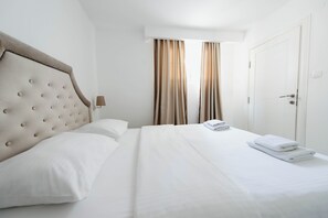 Iron/ironing board, WiFi, bed sheets - Yellow 1-bedroom apartment with AC in vibrant Budva (Budva)