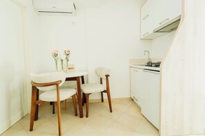 Dining - Yellow 1-bedroom apartment with AC in vibrant Budva (Budva)
