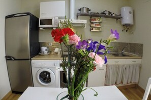 Fridge, microwave, oven, toaster - DiscoverHome Sacramento (Cádiz)