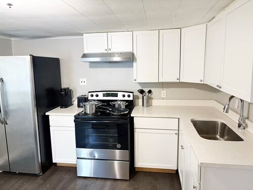 Cozy 2BR Entire House & Free Parking near IUP