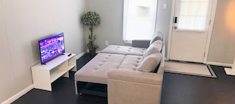 Cozy 2BR Entire House & Free Parking near IUP