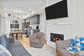 TV, fireplace - 3-Bed Townhome |Mtn Views | Hot Tub | Fireplace (Harvie Heights)