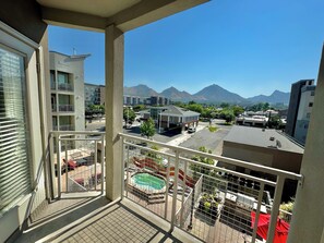 Appartement Deluxe, 1 très grand lit et 1 canapé-lit, vue montagne | Enceinte de l’hébergement