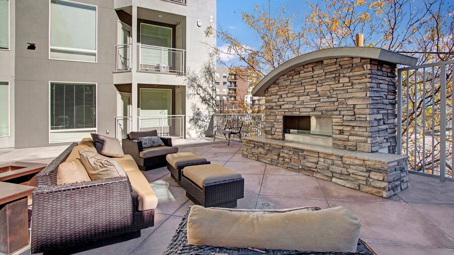 Downtown Condo with Great Mountain Views