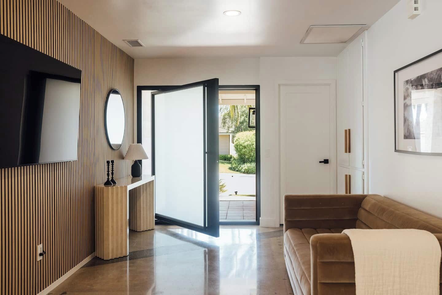 TV, fireplace, offices