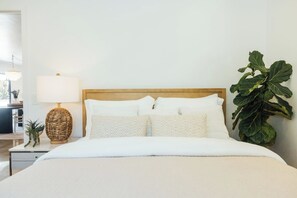 3 slaapkamers, een strijkplank/strijkijzer, reisbedje, gratis wifi