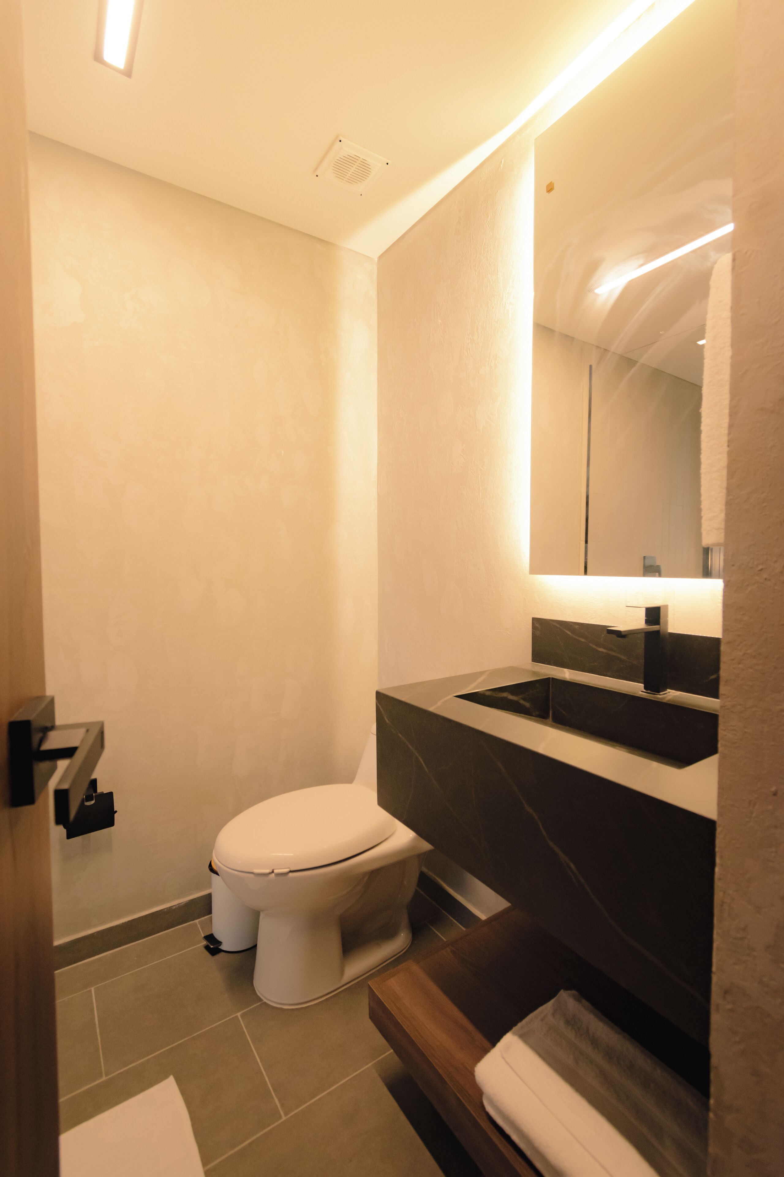 Triple Room | Bathroom | Towels, soap, shampoo, toilet paper