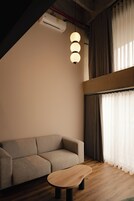 Deluxe Süit, Şehir Manzaralı | Odada kasa, ücretsiz kablosuz İnternet 