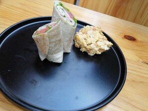 Free daily English breakfast - Uukam by Bernalo Hotels (Medellín)