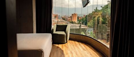 Quarto superior, vista para a cidade | Cofres nos quartos, Wi-Fi de cortesia