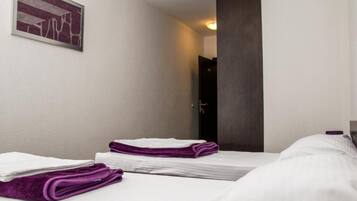 Acceso a internet y ropa de cama